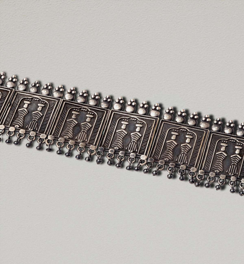 Seven Sisters Choker- MAABAE