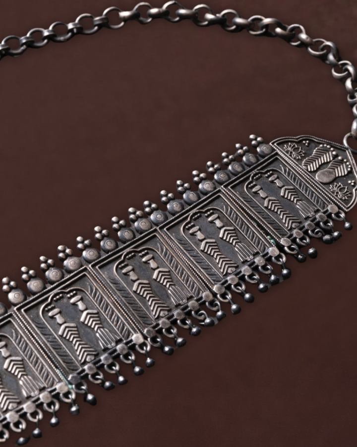 Seven Sisters Choker- MAABAE