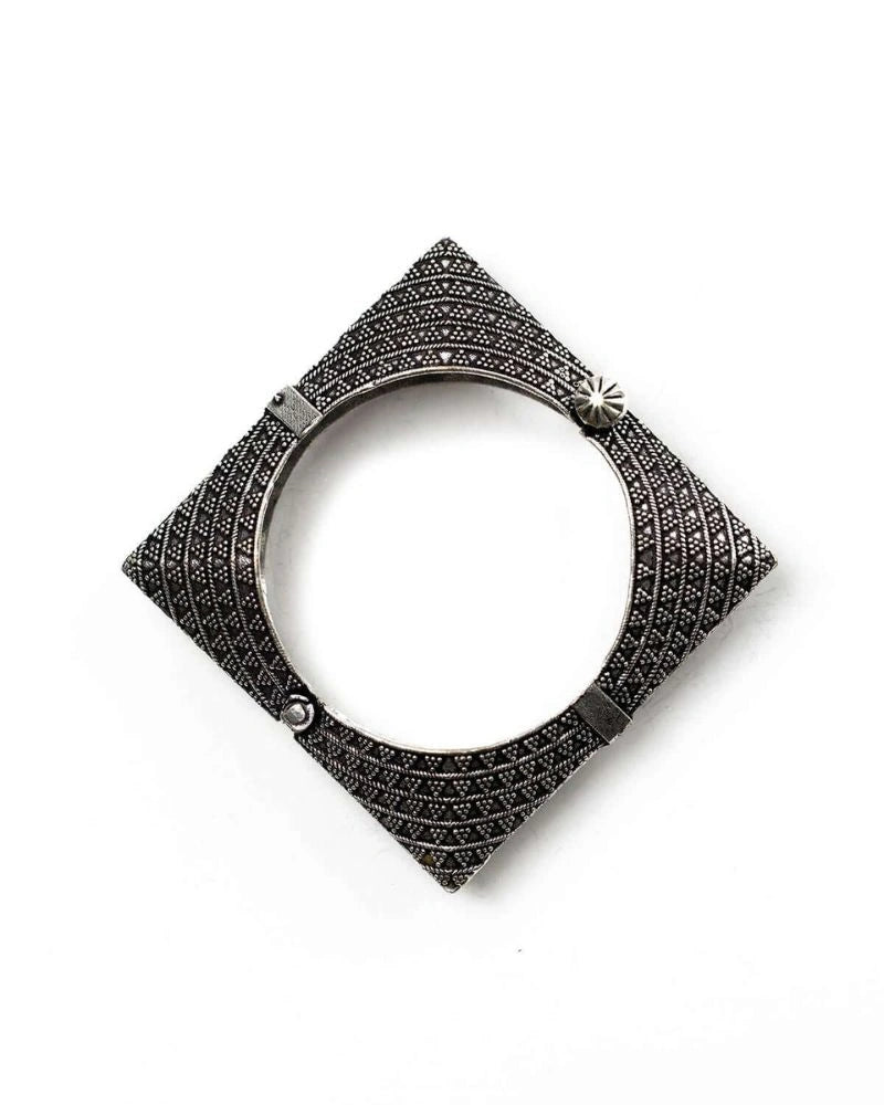 The Square Finesse Bangle