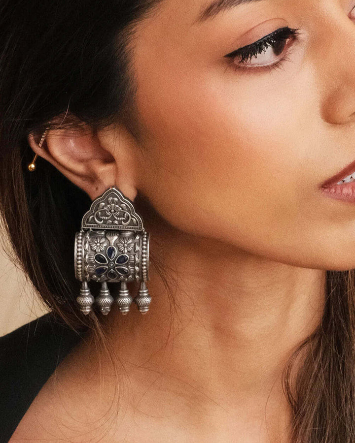 Jakia Sapphire Blue Vintage Earrings