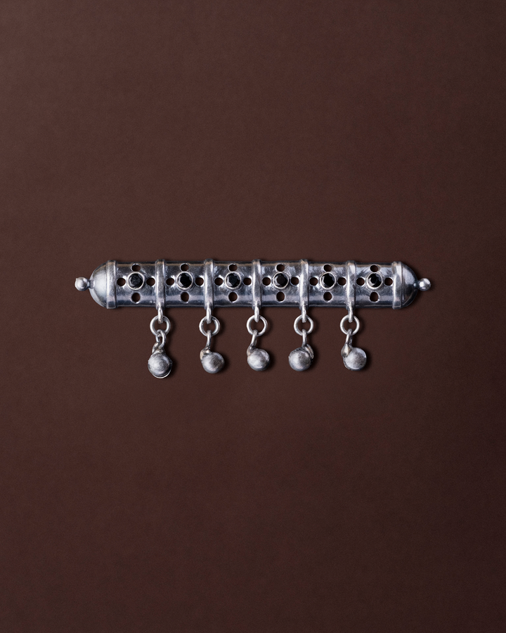 Bold 4-Finger Ring (Black)