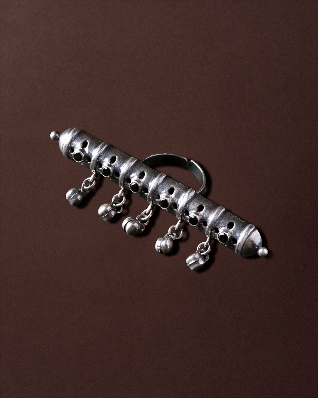 Bold 4-Finger Ring (Black)