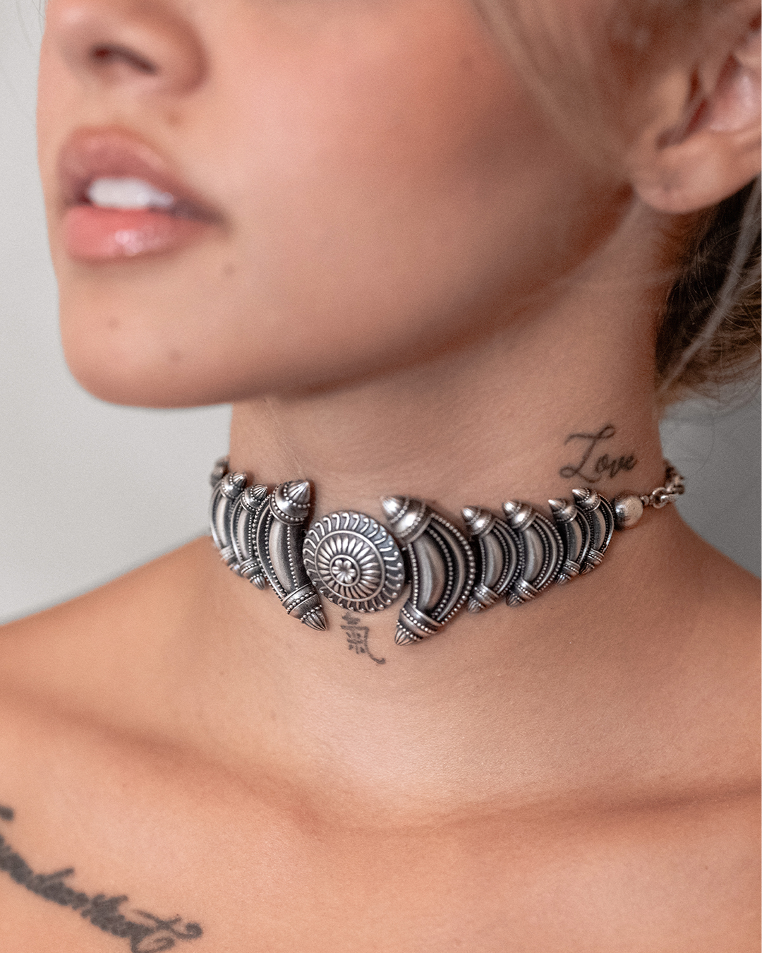 Fire In Her Eyes Choker